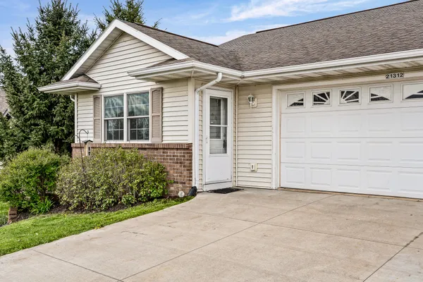 $279,900 | 21312 Barbara Lane, Galesville, WI 54630