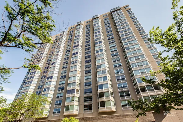 $1,850 | 720 West Gordon Terrace, Unit 16E, Chicago, IL 60613