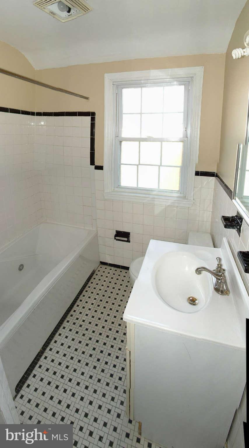 4208 Colonial Road Pikesville, MD 21208 - Photo 8 of 13 Bath