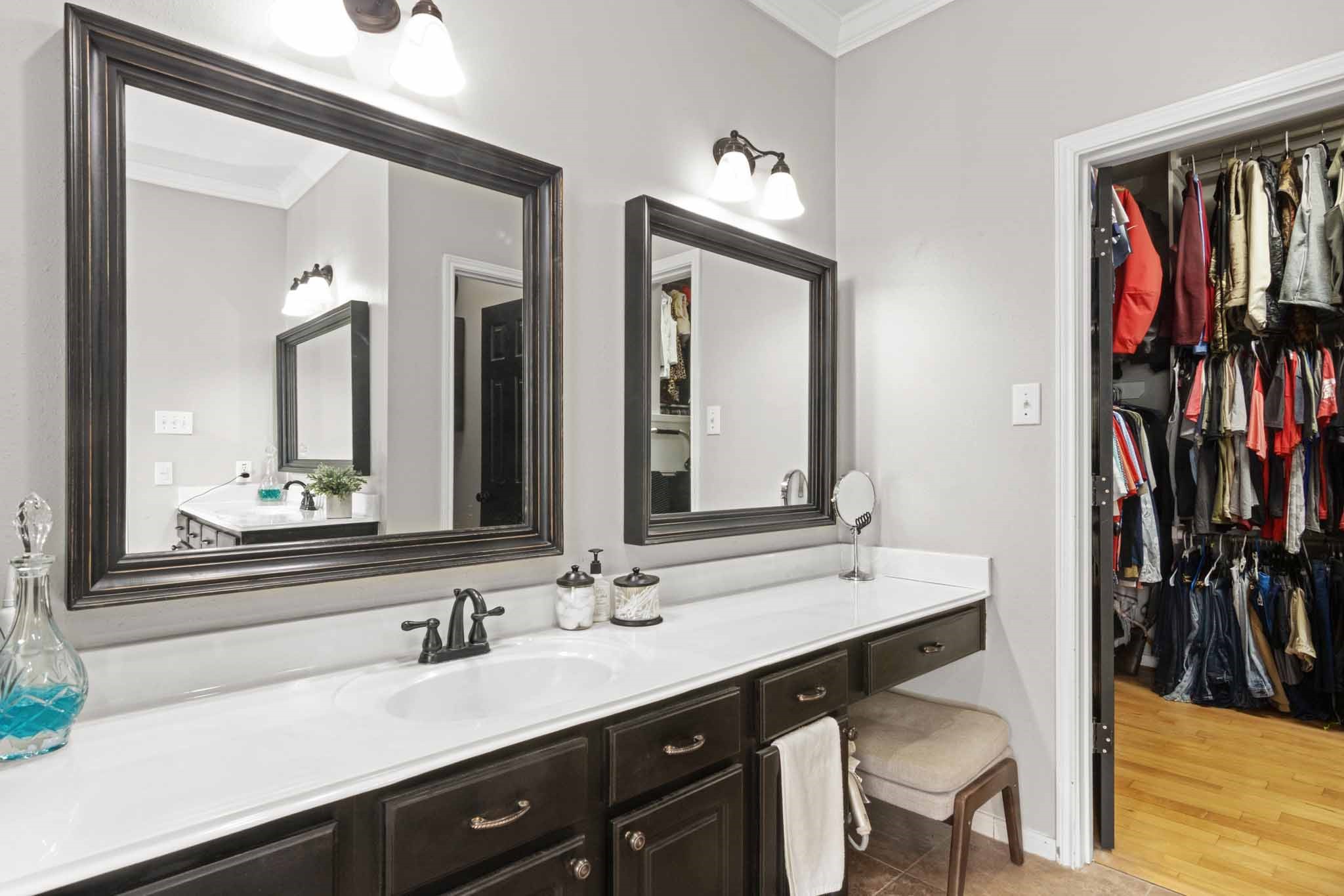 4311 Green Tree Court Pasadena, TX 77505 - Photo 26 of 49 Double vanity with seating.