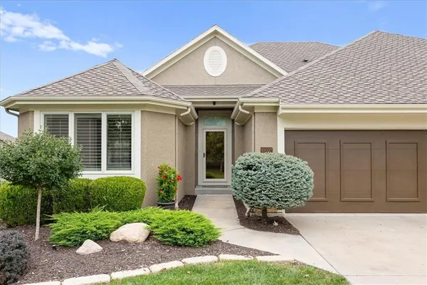 $550,000 | 10007 Millstone Drive, Lenexa, KS 66220