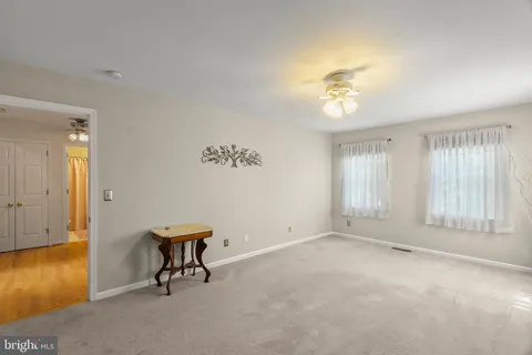 $570,000 | 8 Glen View Place, Newark, DE 19711