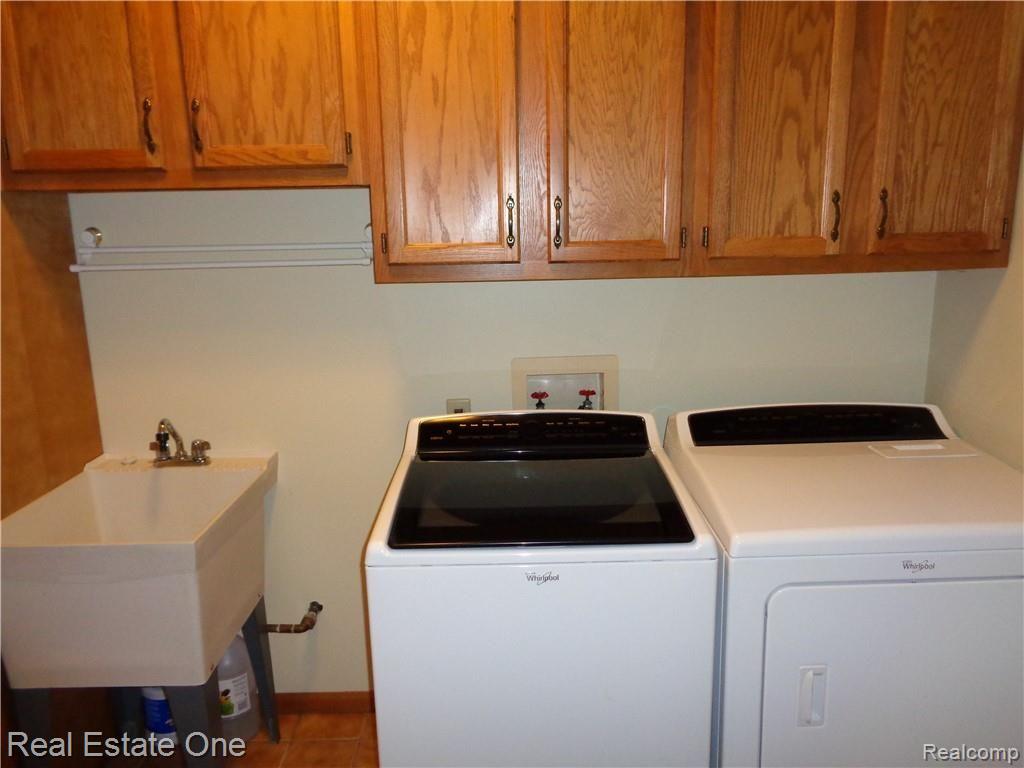 9590 Ridge Top Trail Clarkston, MI 48348 - Photo 59 of 80 2015 Whirlpool Energy Star washer and dryer ($1500), INcluded with sale.