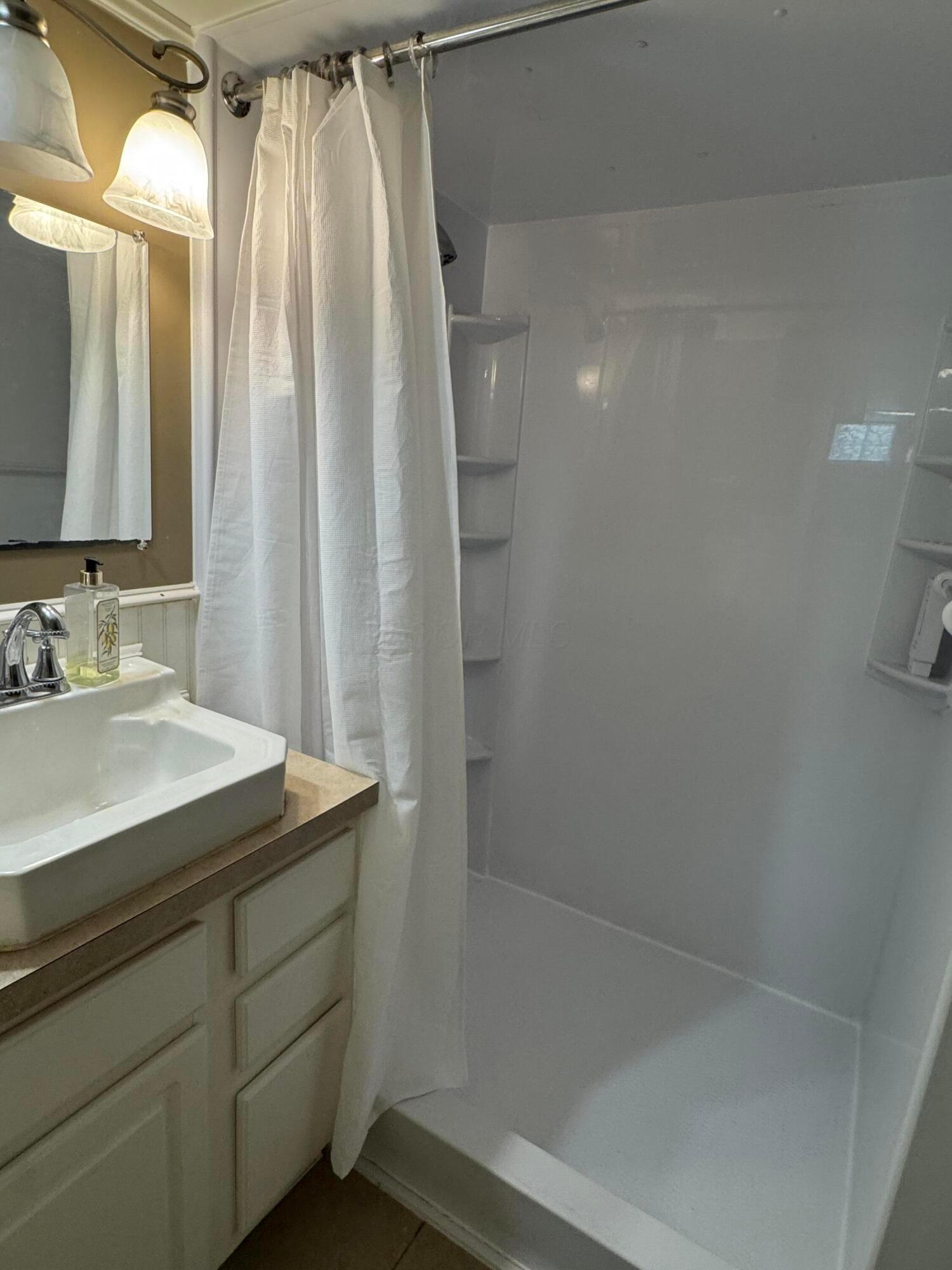 2623 Wildwood Road Columbus, OH 43231 - Photo 30 of 59 LL vanity & shower