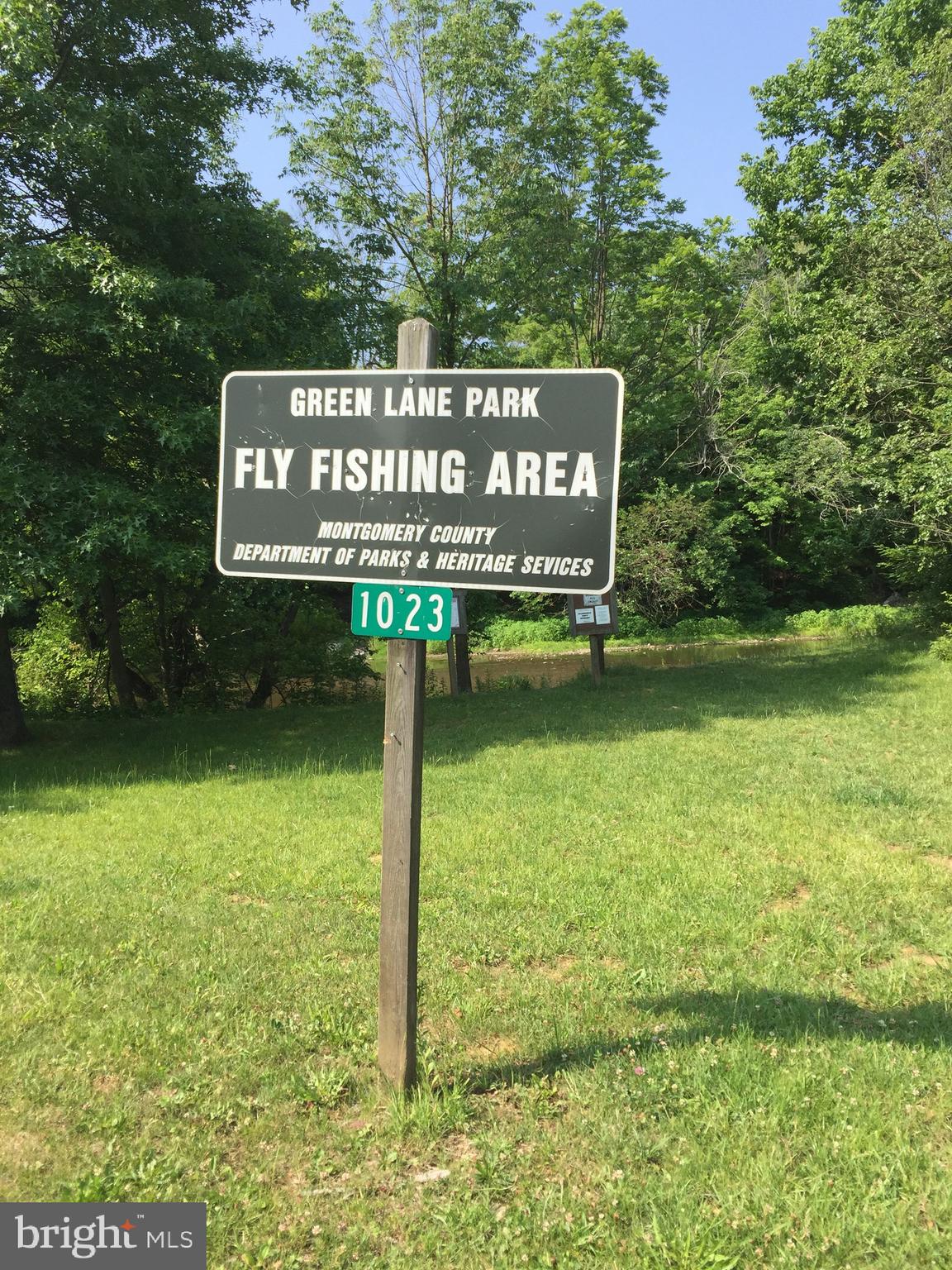 2824 Hill Road Green Lane, PA 18054 - Photo 38 of 40 a sign board with ocean view