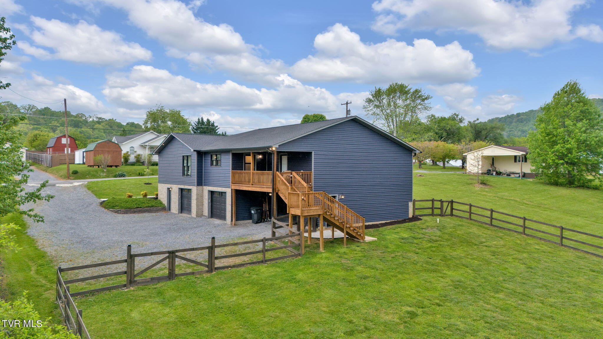 570 Garrison Hollow Road Elizabethton, TN 37643 - Photo 60 of 70 60-web-or-mls-DJI_20231224004713_0061_D