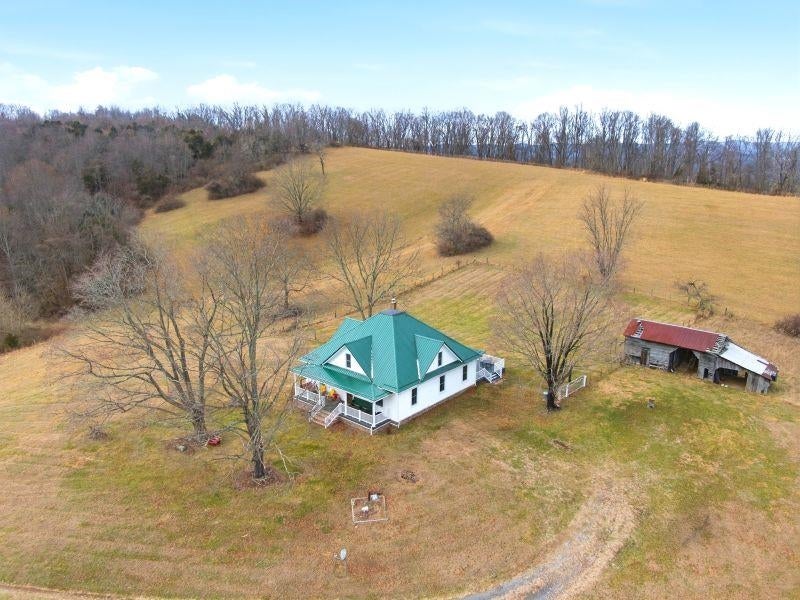 3259 Church Hill Road Pembroke, VA 24136 - Photo 3 of 50 Gallery Image 3