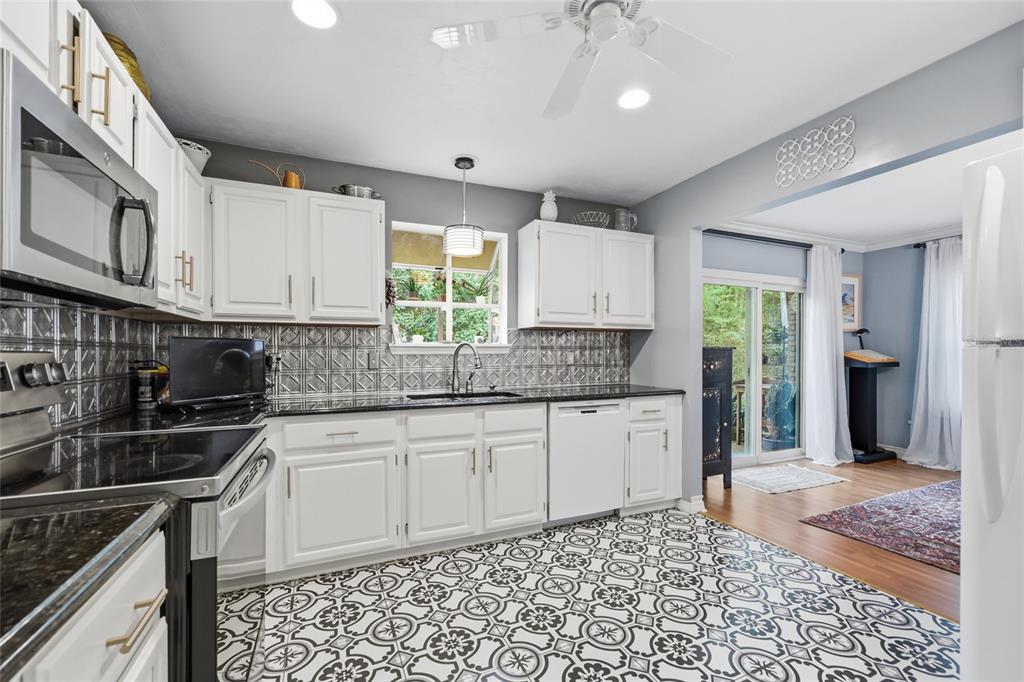 9702 Southwest 52 Lane Gainesville, FL 32608 - Photo 12 of 40