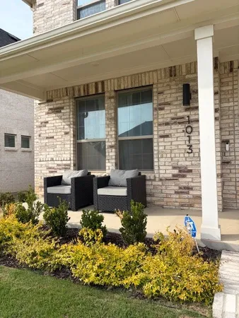 $350,741 | 1013 Carnation Drive, Crowley, TX 76036