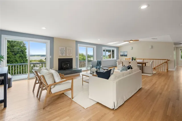 $1,199,900 | 55 West Main Road, Little Compton, RI 02837