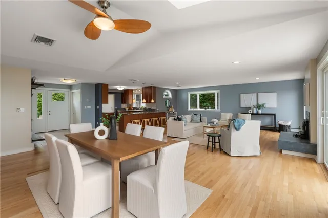 $1,199,900 | 55 West Main Road, Little Compton, RI 02837