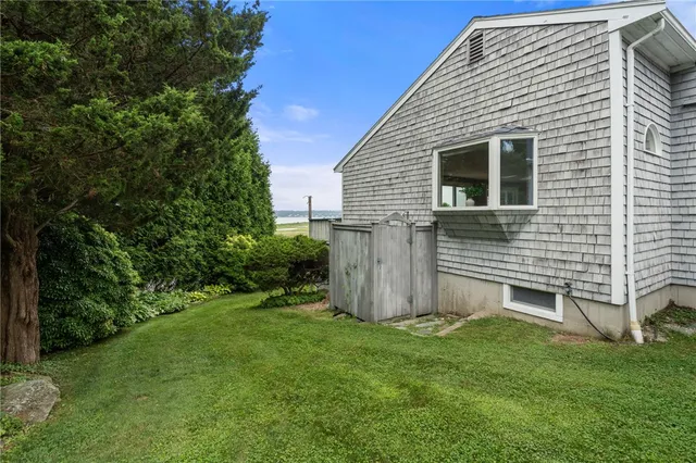 $1,199,900 | 55 West Main Road, Little Compton, RI 02837
