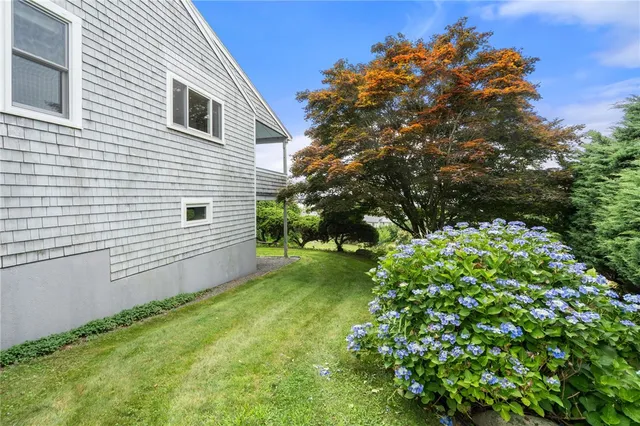 $1,199,900 | 55 West Main Road, Little Compton, RI 02837