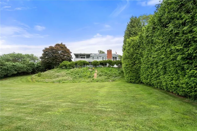 $1,199,900 | 55 West Main Road, Little Compton, RI 02837