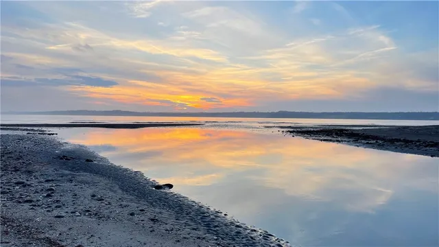 $1,199,900 | 55 West Main Road, Little Compton, RI 02837