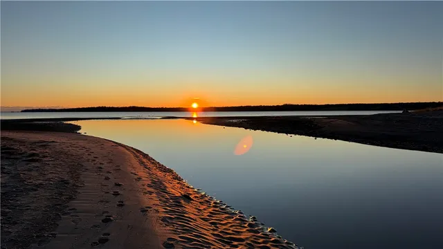 $1,199,900 | 55 West Main Road, Little Compton, RI 02837