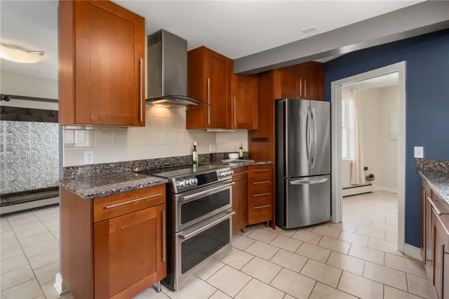 $1,199,900 | 55 West Main Road, Little Compton, RI 02837