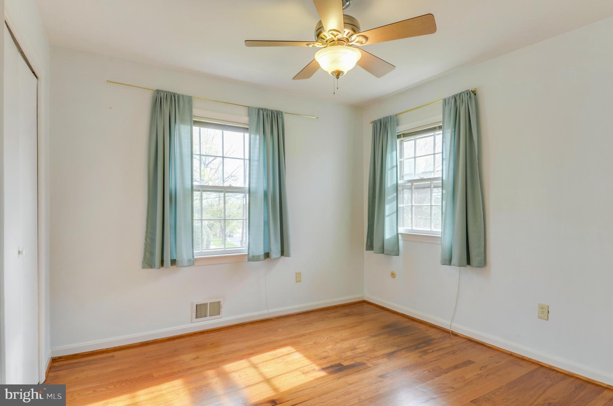 1395 Kimblewick Road Potomac, MD 20854 - Photo 19 of 30 a view of an empty room and window