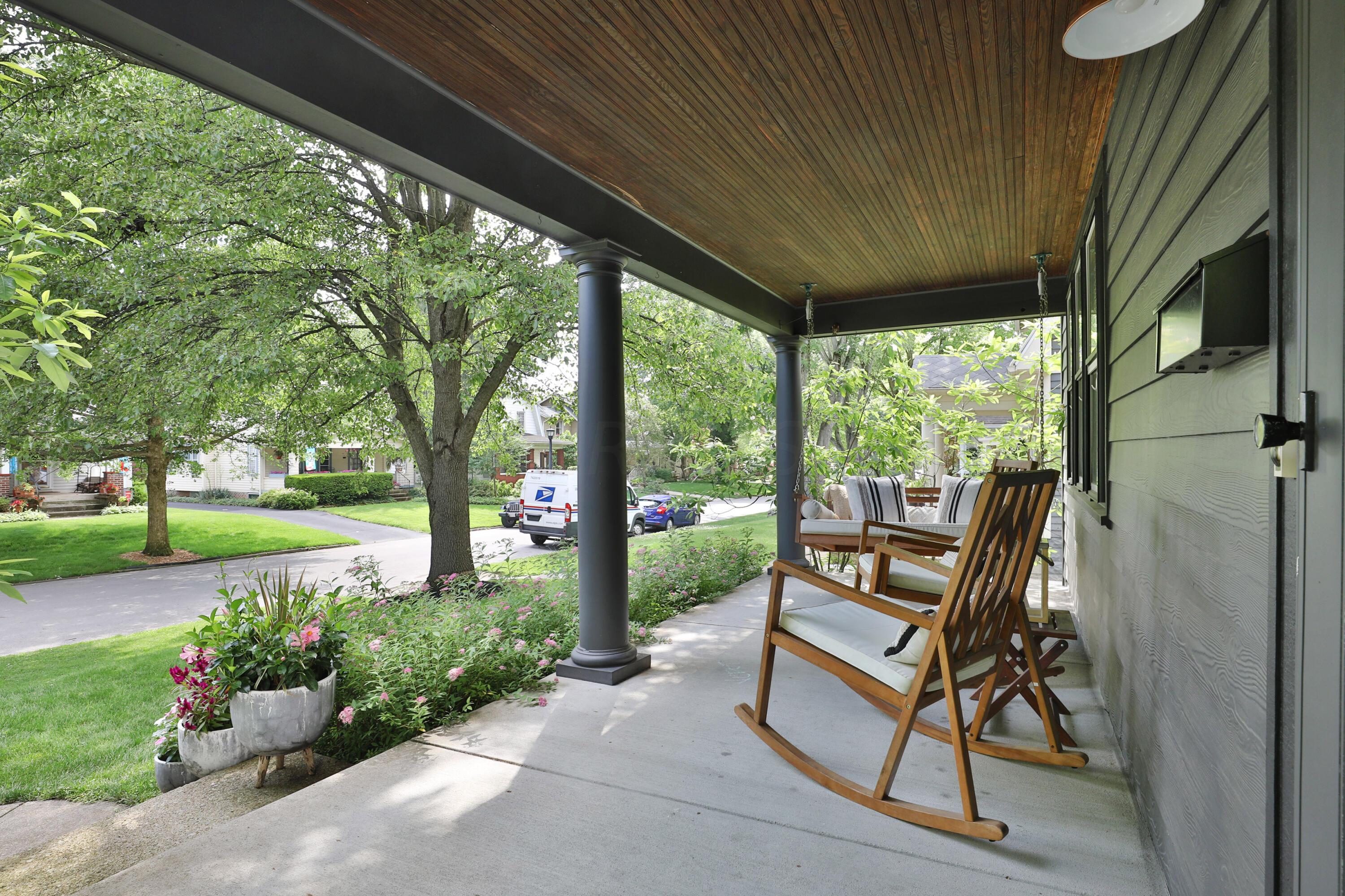 184 Winthrop Road Columbus, OH 43214 - Photo 5 of 43 Covered front porch