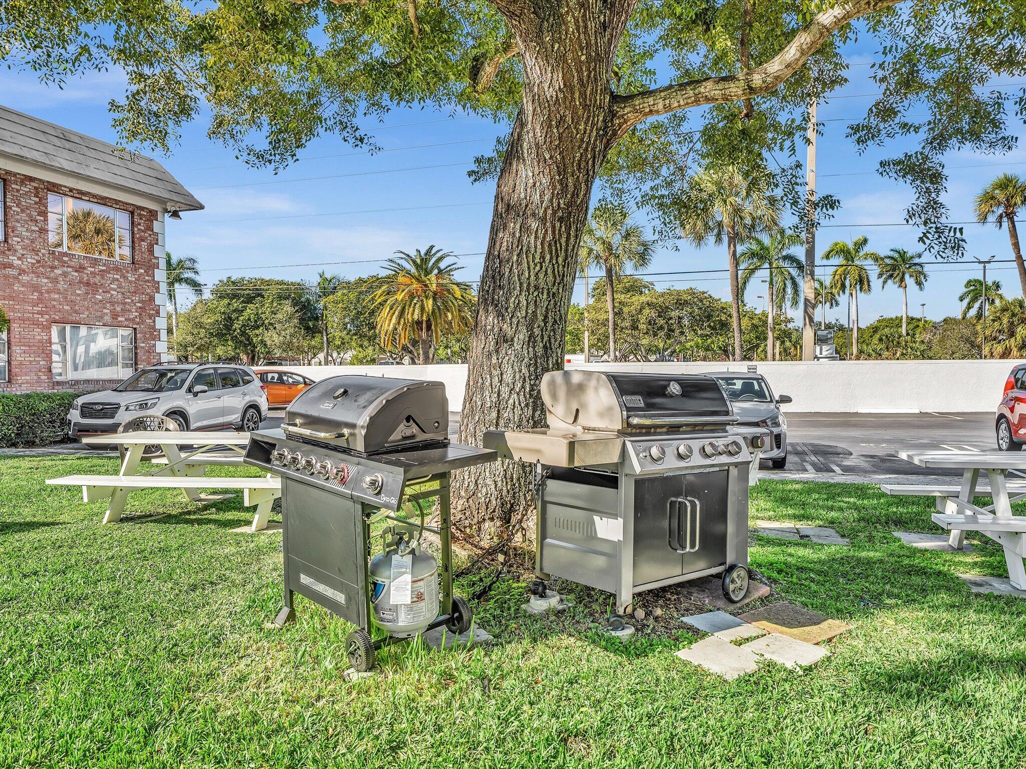 350 South Cypress Road, Unit 501 Pompano Beach, FL 33060 - Photo 32 of 48 BBQ & Picinic Area