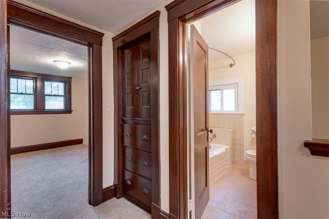 5096 Edenhurst Road Cleveland, OH 44124 - Photo 16 of 27 Upstairs landing...