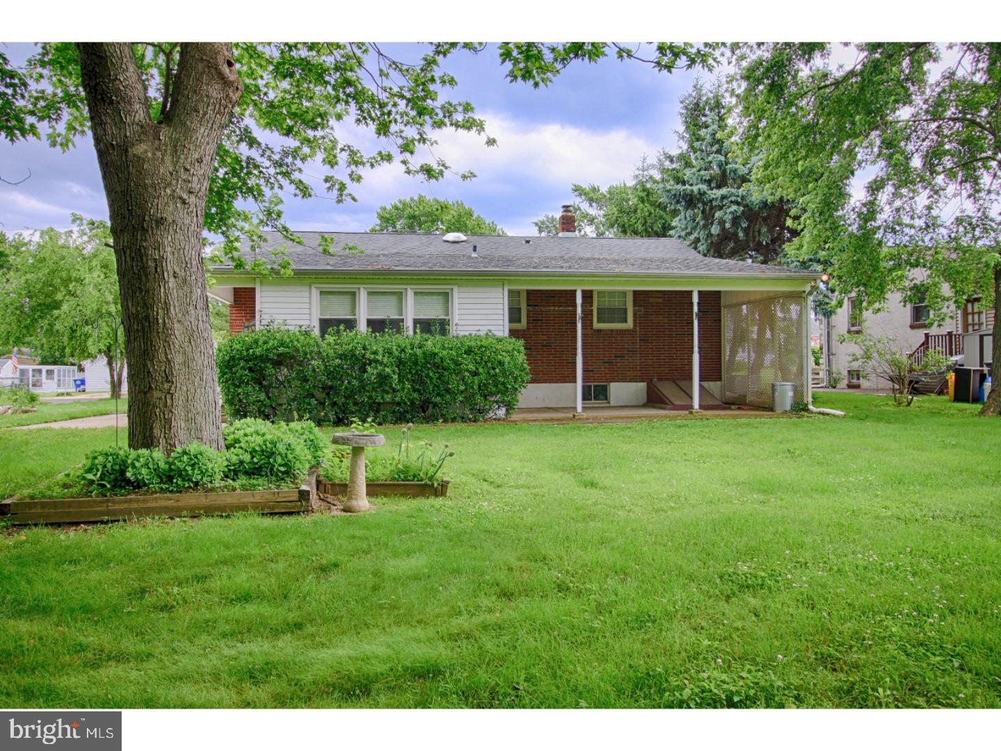 7 Collins Lane Maple Shade, NJ 08052 - Photo 2 of 25 Exterior Back