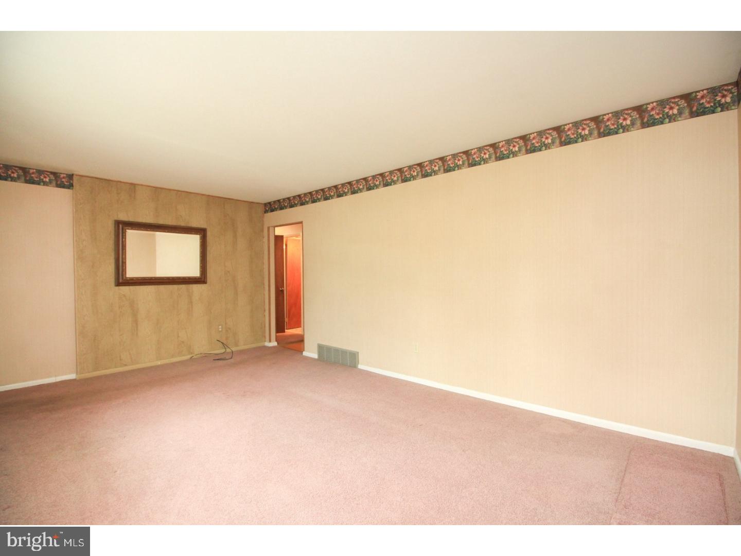 7 Collins Lane Maple Shade, NJ 08052 - Photo 11 of 25 Living Room