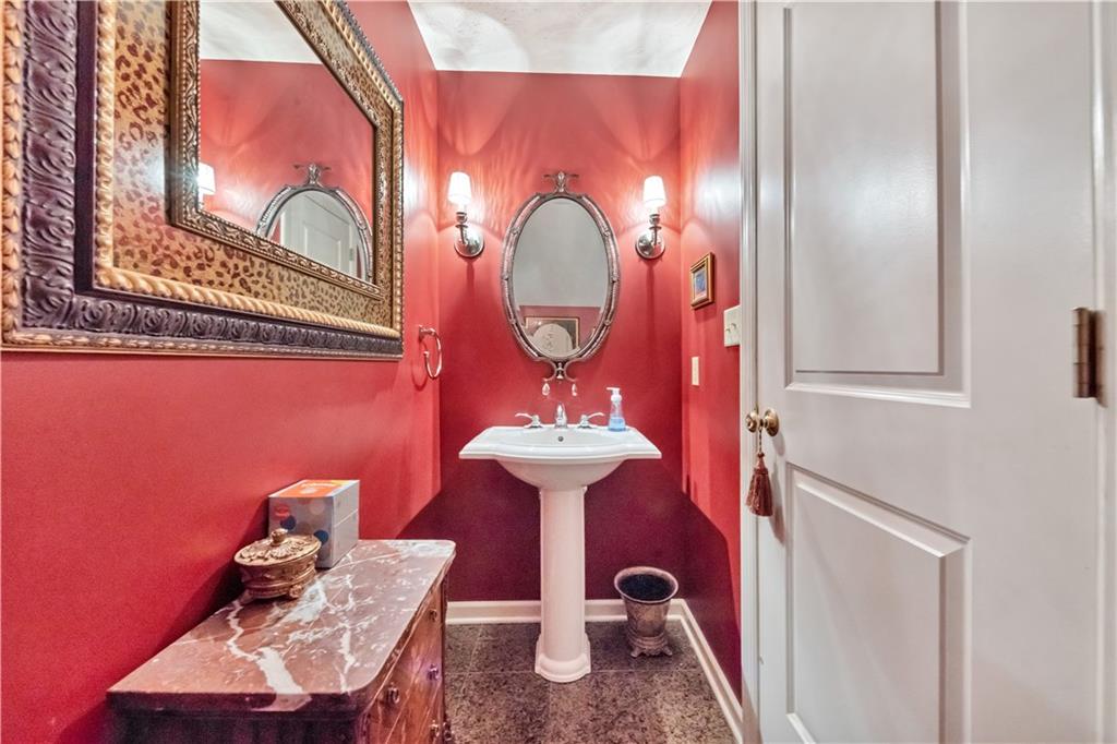 1047 Parkview Boulevard Pittsburgh, PA 15217 - Photo 13 of 25