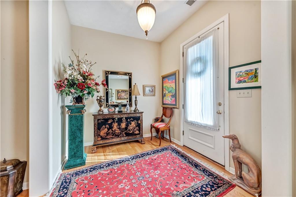 1047 Parkview Boulevard Pittsburgh, PA 15217 - Photo 4 of 25