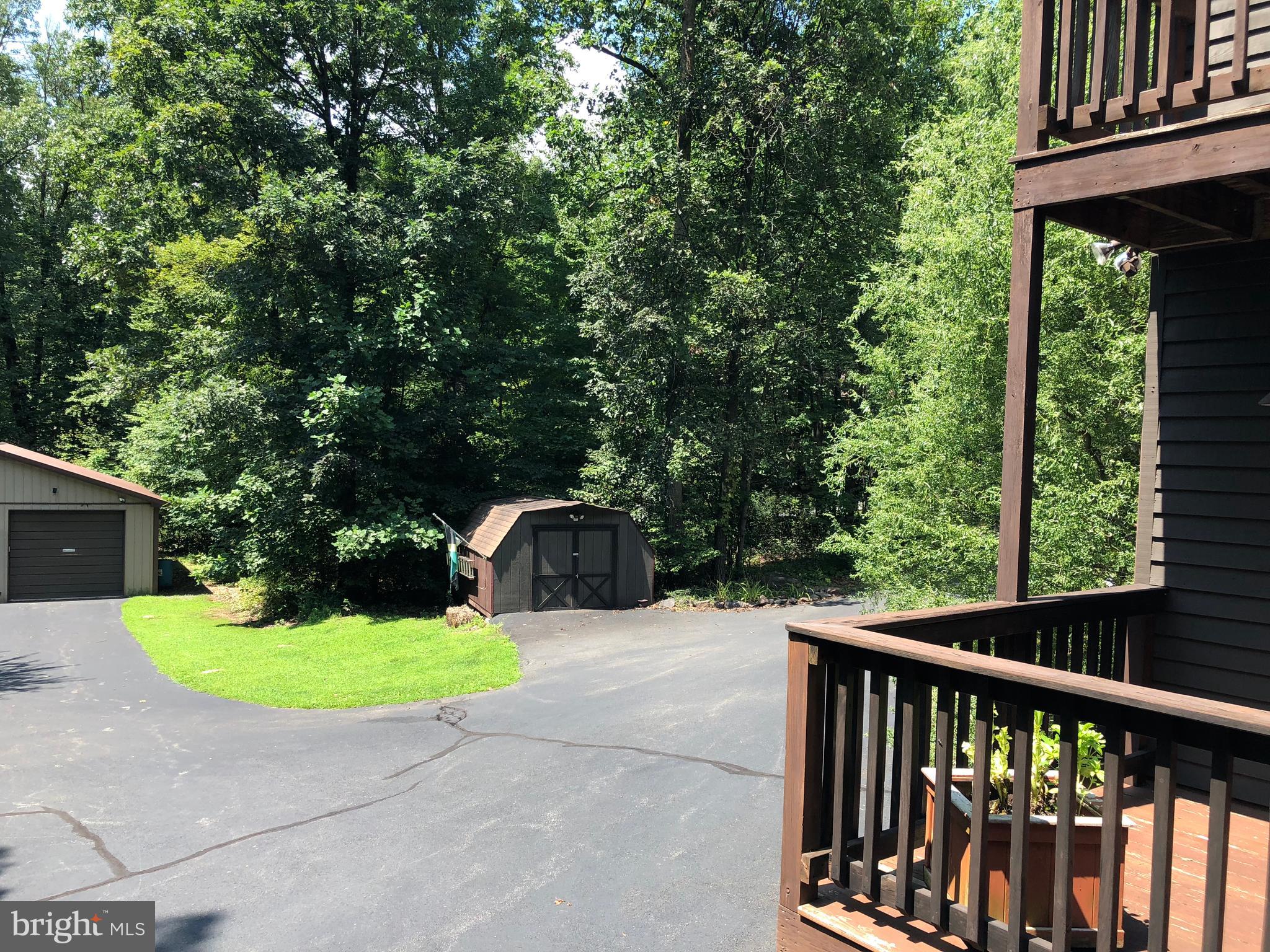 86 Overlook Road Morgantown, PA 19543 - Photo 4 of 26 Gallery Image 4