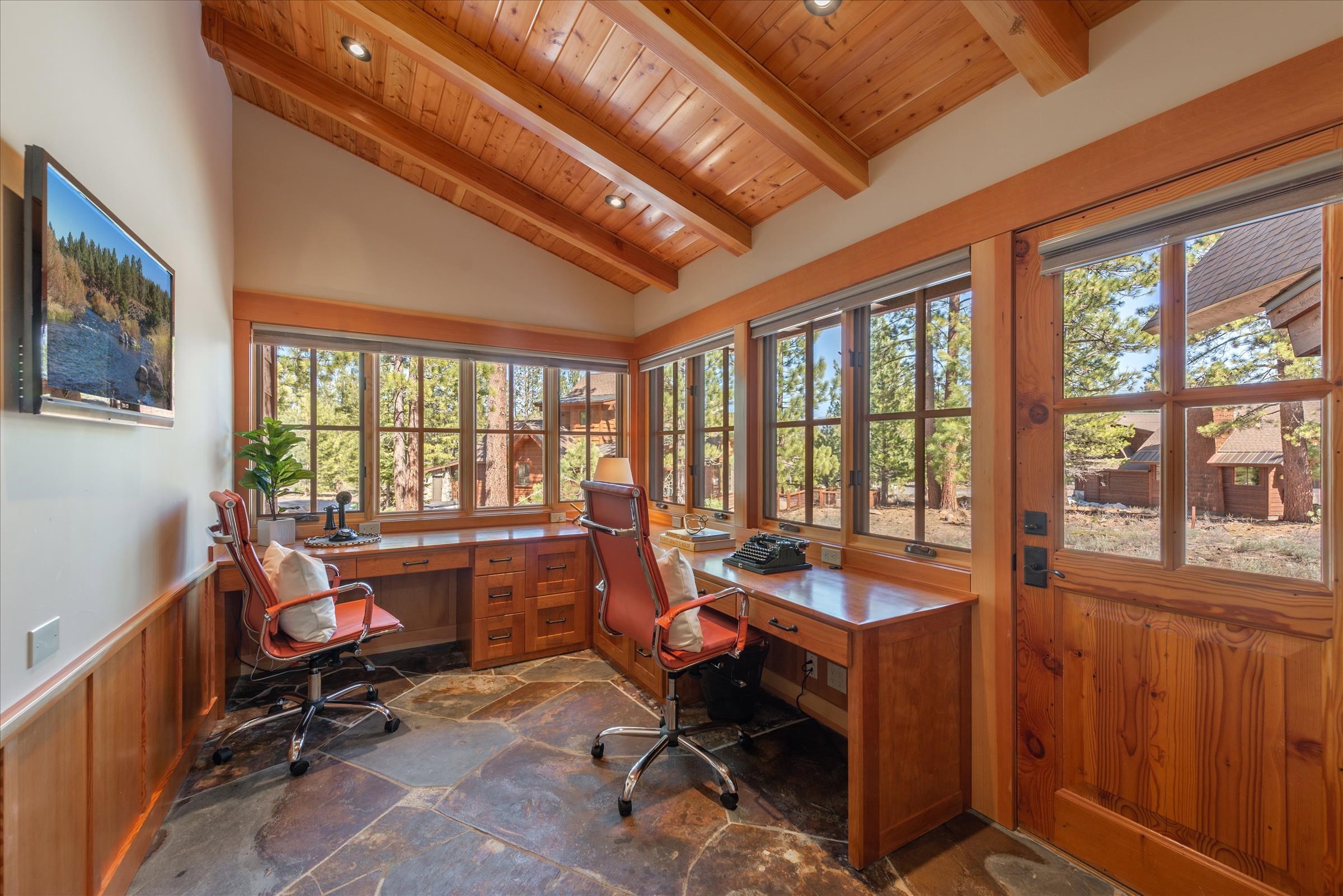 12416 Tom Dolley Truckee, CA 96161 - Photo 20 of 21 a view of a room with workspace and windows
