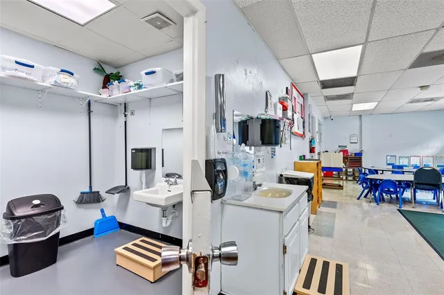 $870,000 | 258 Southwest Columbia Avenue, Lake City, FL 32025