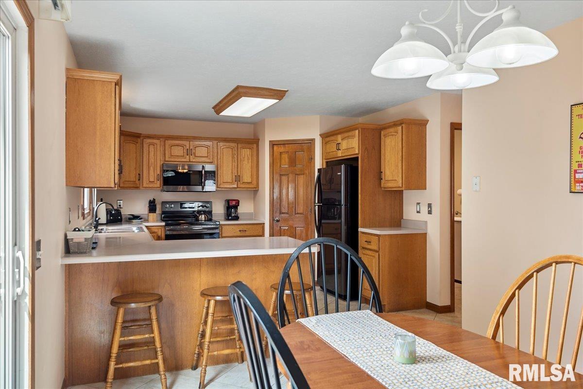 2201 Redlands Drive Springfield, IL 62711 - Photo 17 of 95 Gallery Image 17