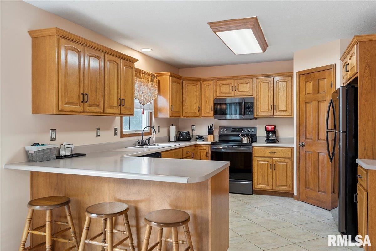2201 Redlands Drive Springfield, IL 62711 - Photo 3 of 95 Gallery Image 3