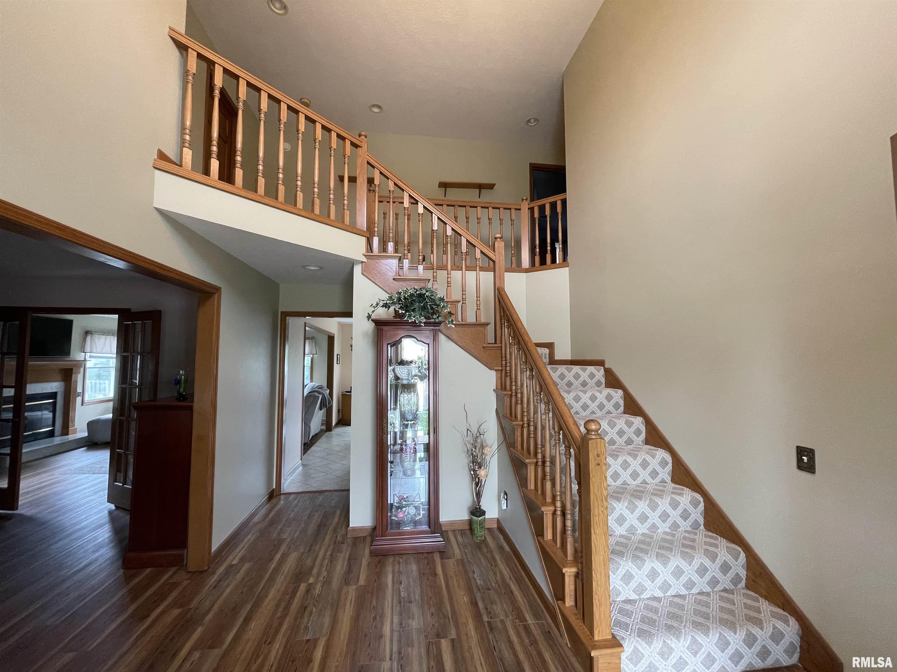 2201 Redlands Drive Springfield, IL 62711 - Photo 4 of 95 Gallery Image 4