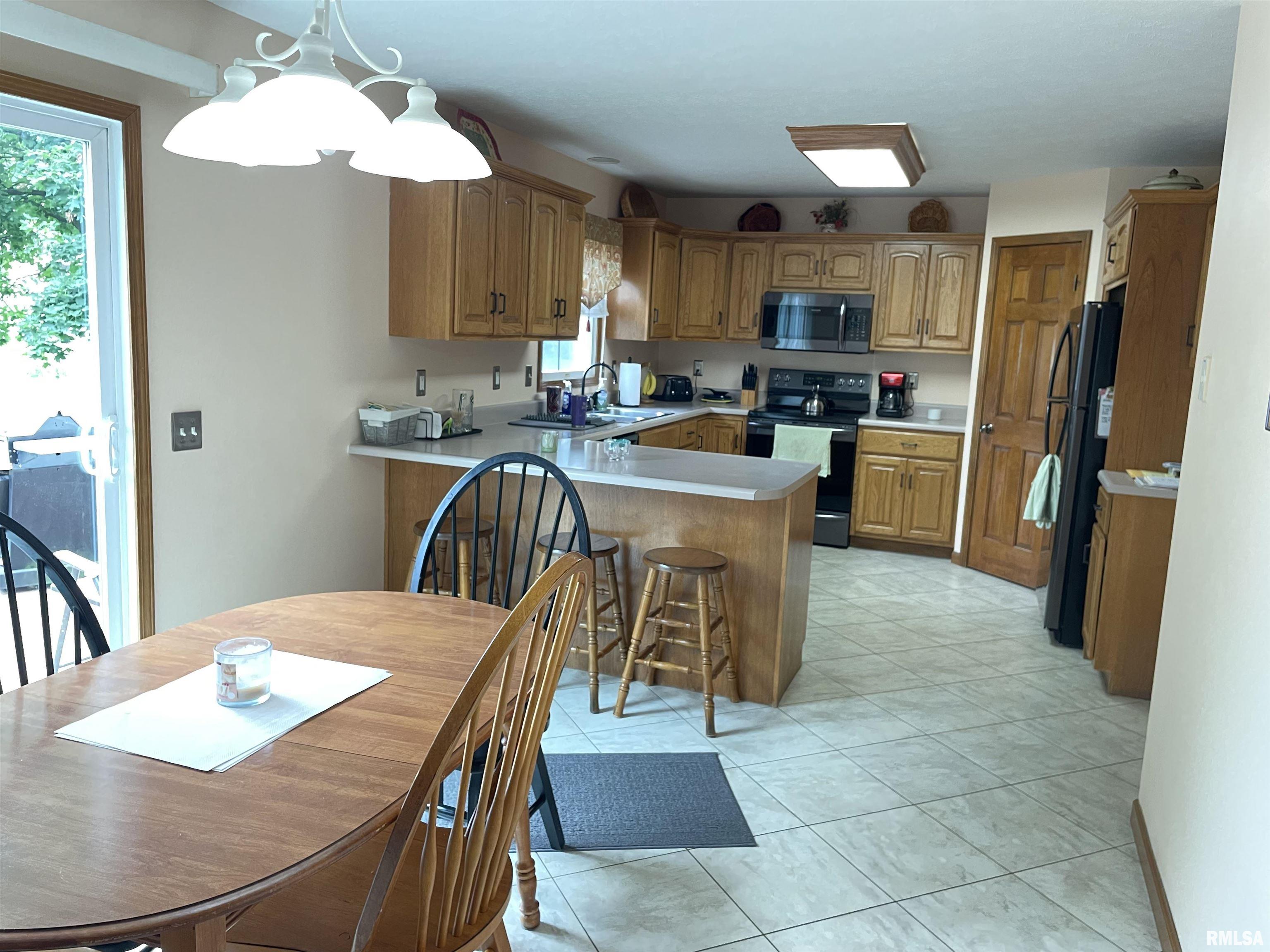 2201 Redlands Drive Springfield, IL 62711 - Photo 6 of 95 Gallery Image 6