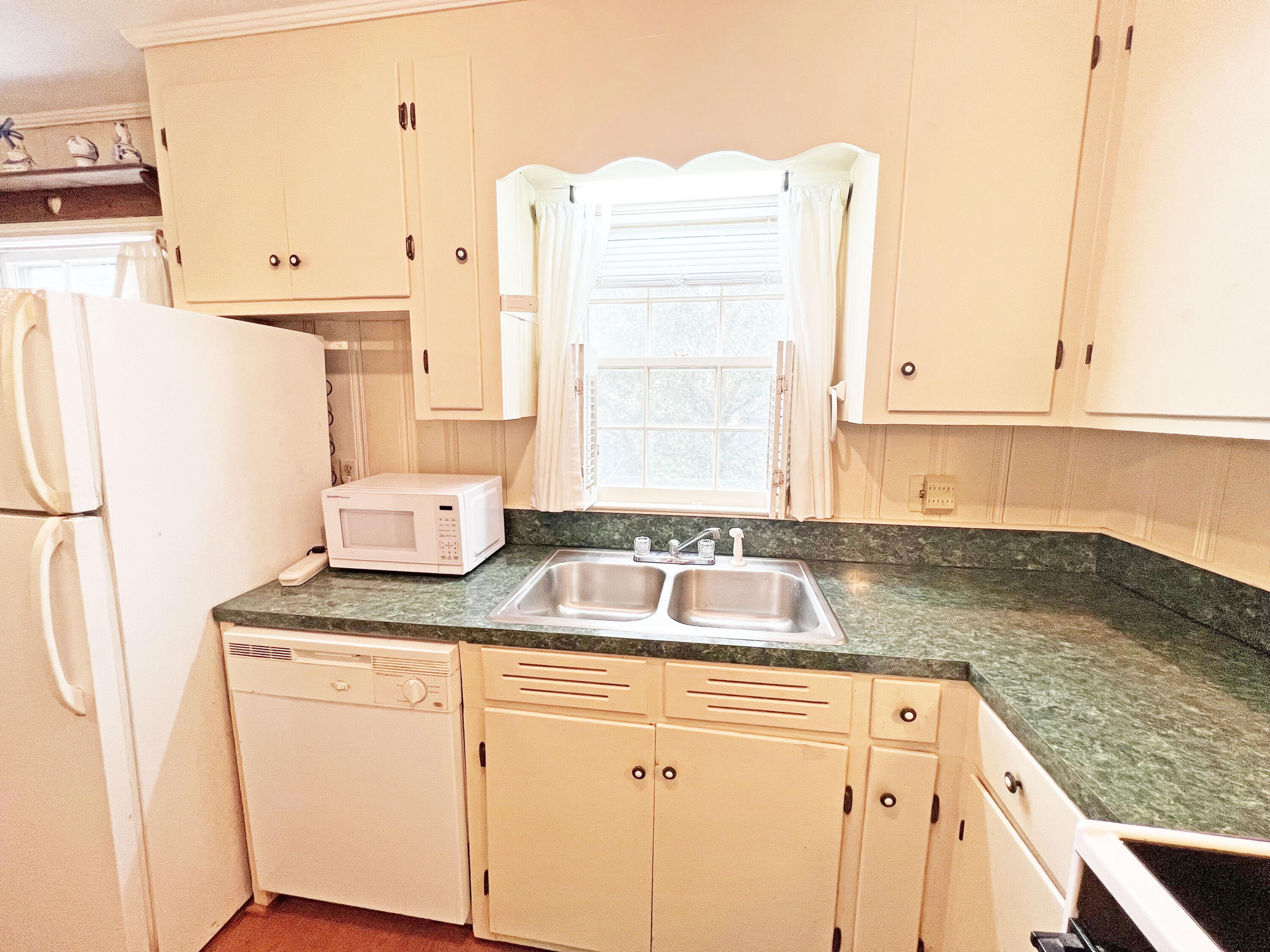 640 Hampton Street Elloree, SC 29047 - Photo 21 of 24 hampton22