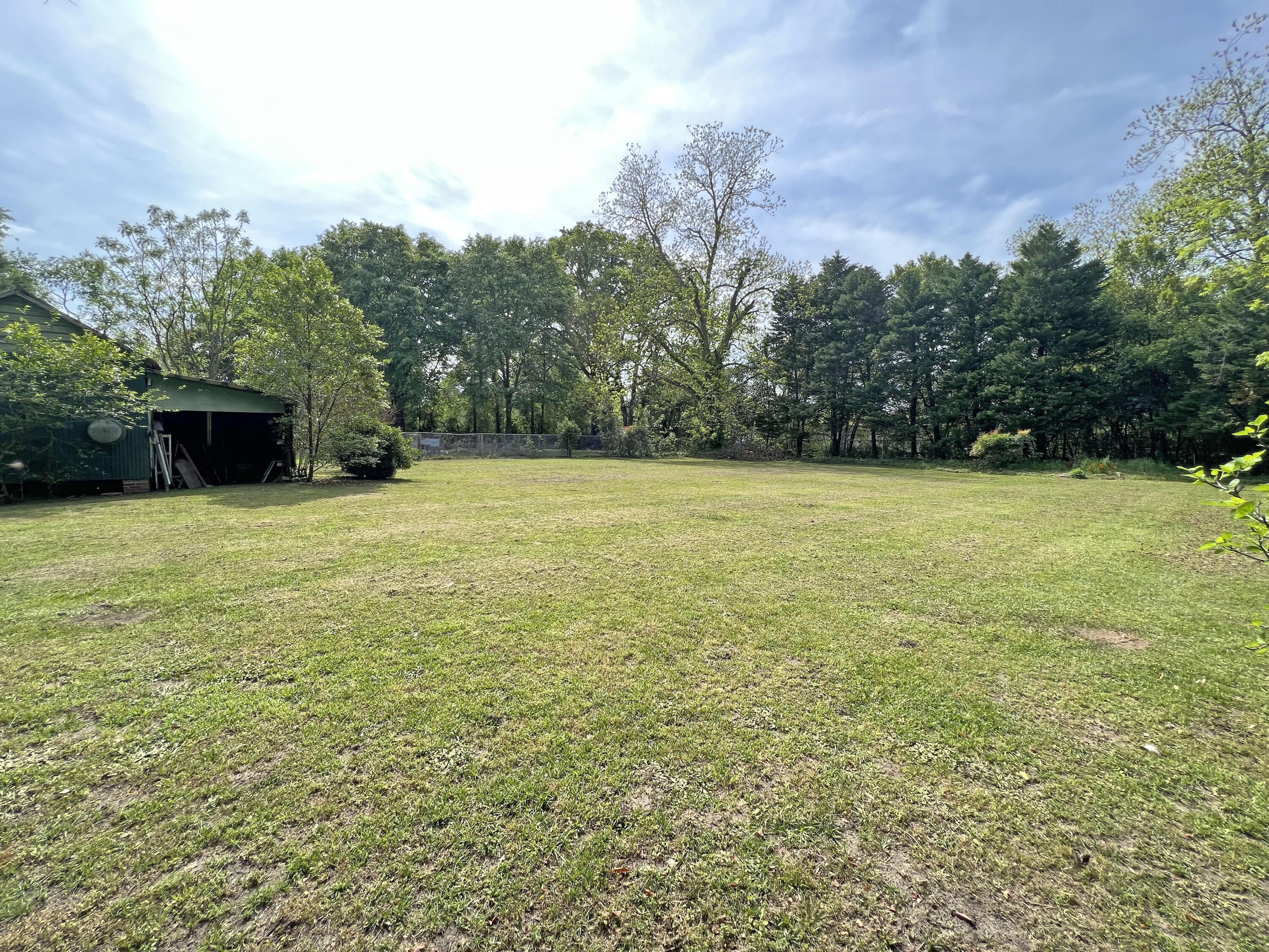 640 Hampton Street Elloree, SC 29047 - Photo 10 of 24 hampton10