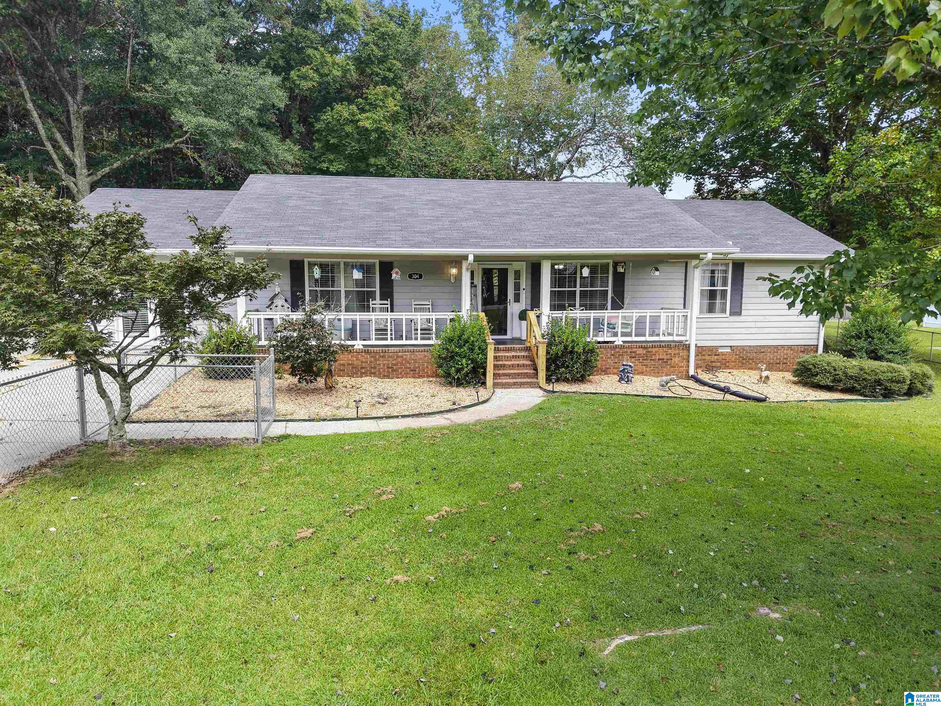 304 Forest Glen Road Sylacauga, AL 35150 - Photo 2 of 27