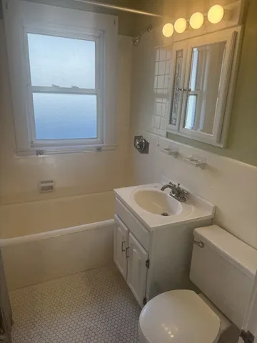 $3,600 | 19-21 Augustus Avenue, Unit 2, Boston, MA 02131