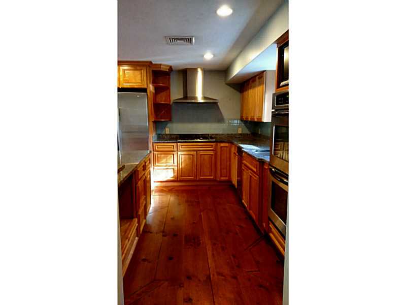 73 Oak Road South Kingstown, RI 02879 - Photo 6 of 25 Kitchen.