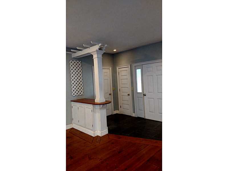 73 Oak Road South Kingstown, RI 02879 - Photo 7 of 25 Den/Family/Great Room.
