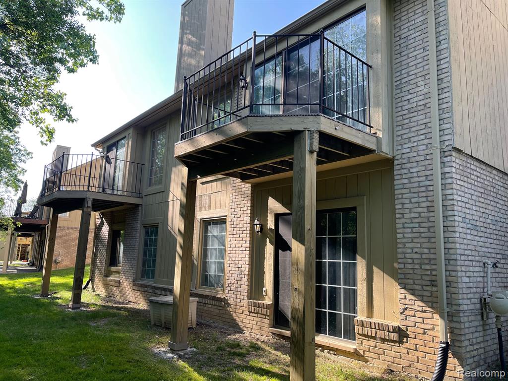 6267 Celeste Road West Bloomfield, MI 48322 - Photo 49 of 51 Gallery Image 49
