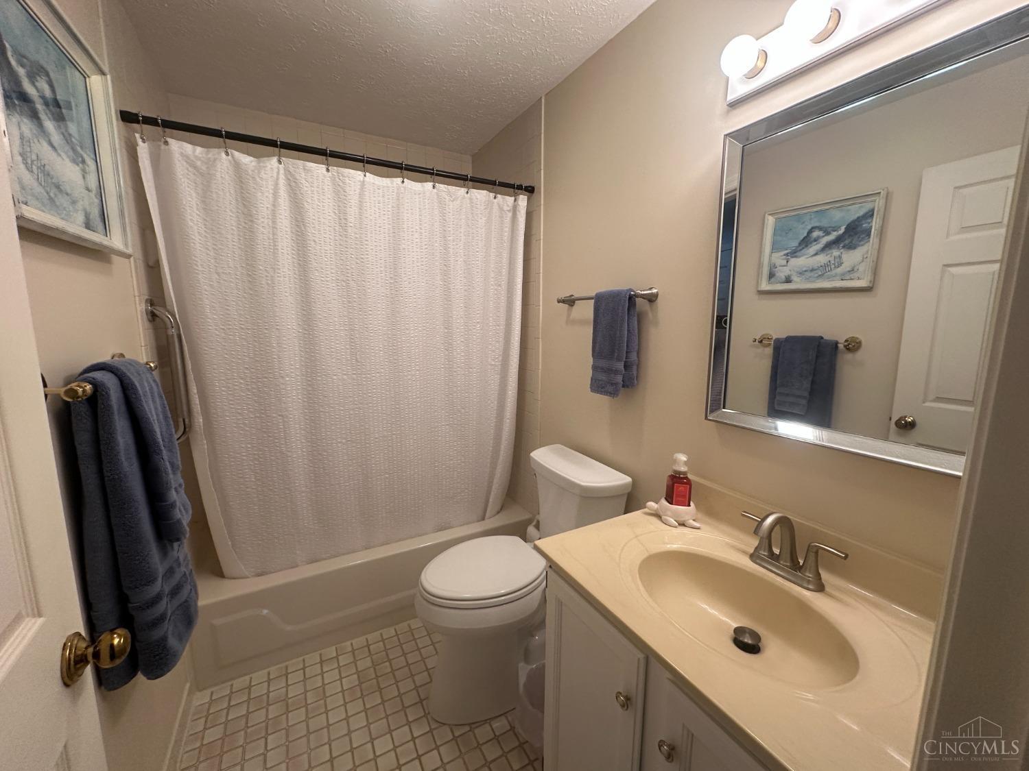 5222 Fox Ridge Cincinnati, OH 45248 - Photo 15 of 19 Gallery Image 15