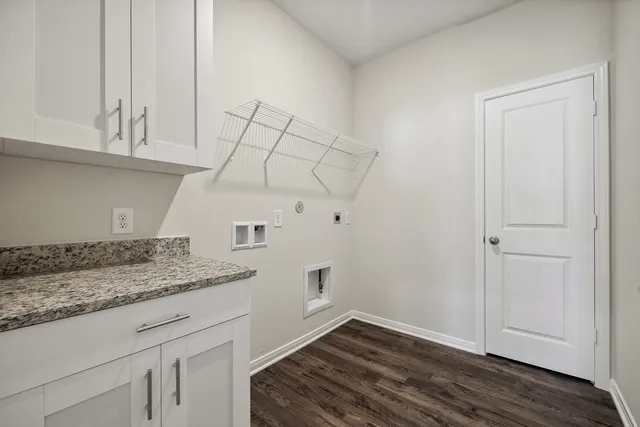 a view of utility room