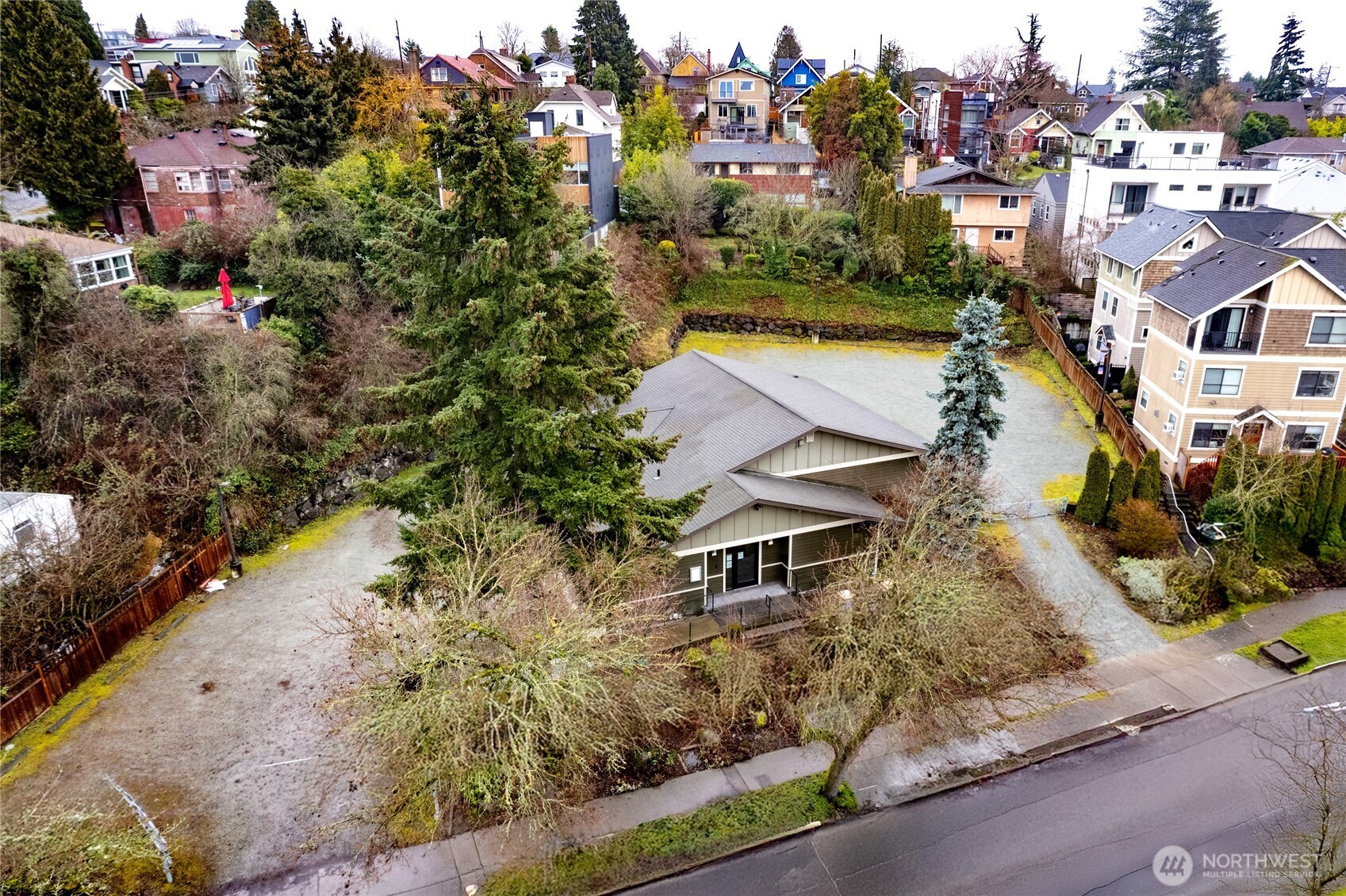 812 Davis Place South Seattle, WA 98144 - Photo 6 of 34