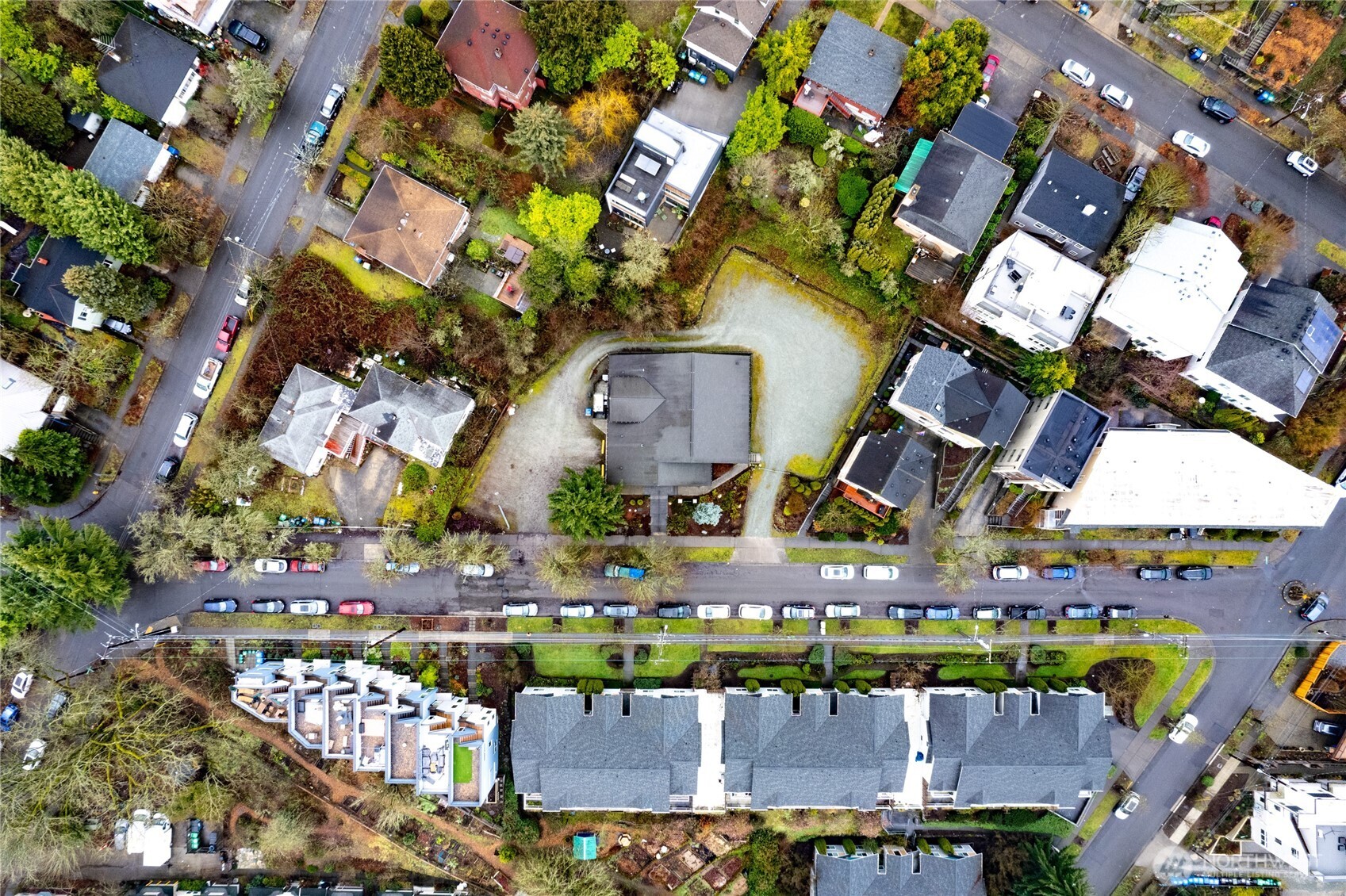 812 Davis Place South Seattle, WA 98144 - Photo 7 of 34