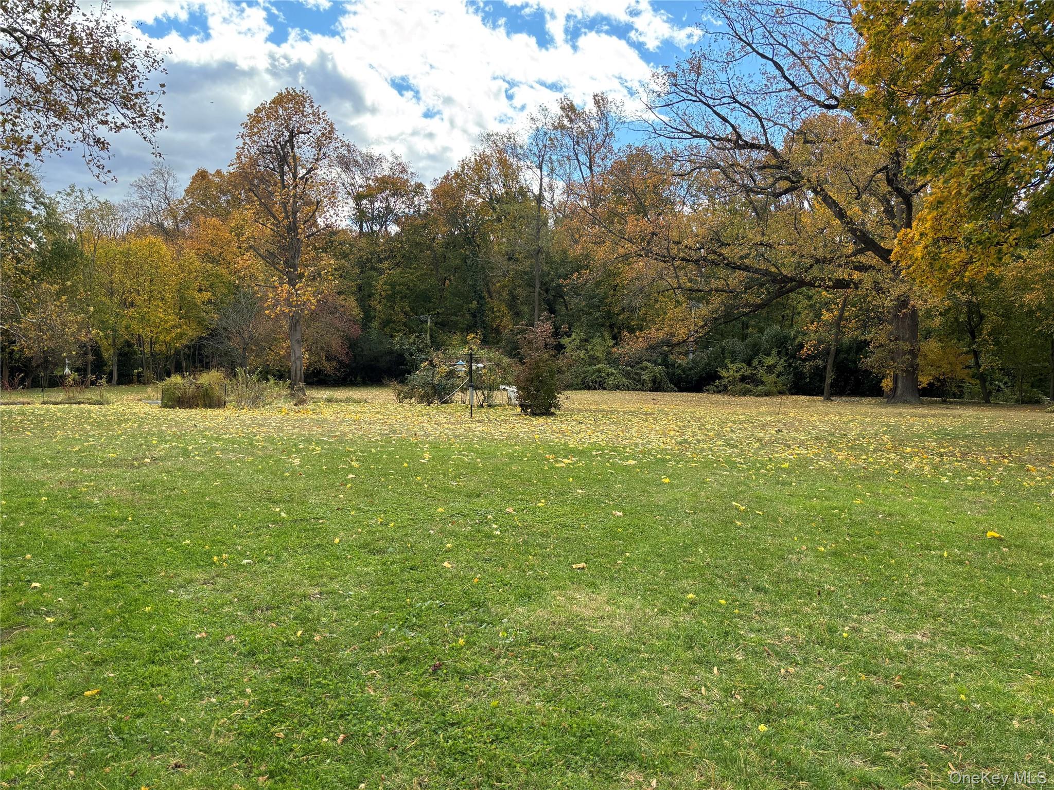 18 Lighthouse Road Kings Point, NY 11024 - Photo 4 of 5 a view of basketball court