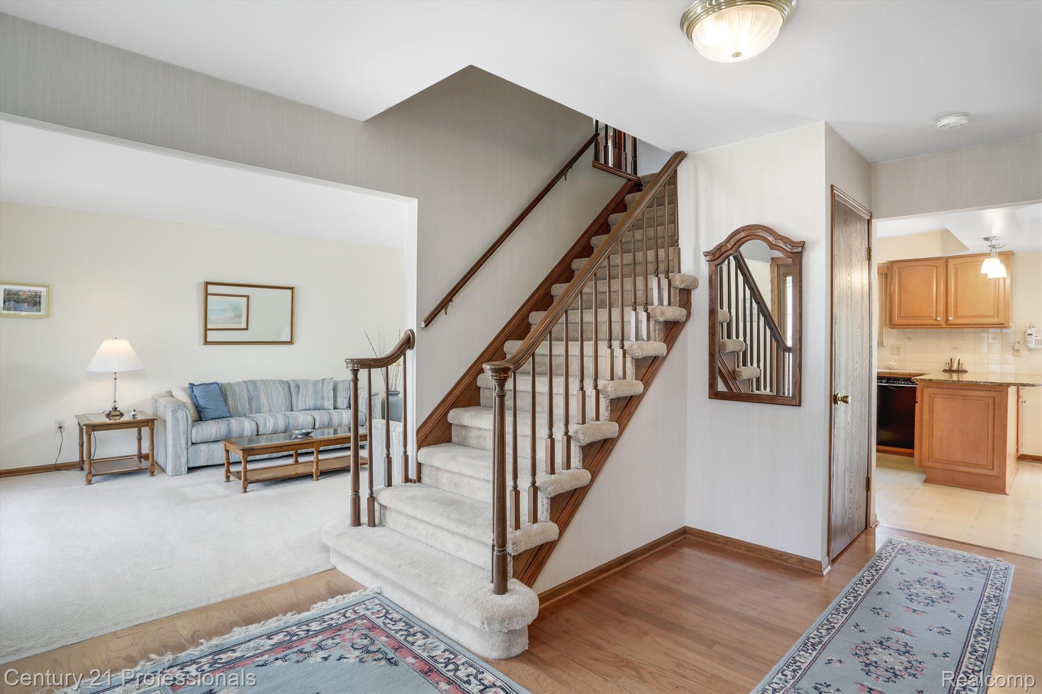 738 Lion Street Rochester, MI 48307 - Photo 5 of 37 Gallery Image 5