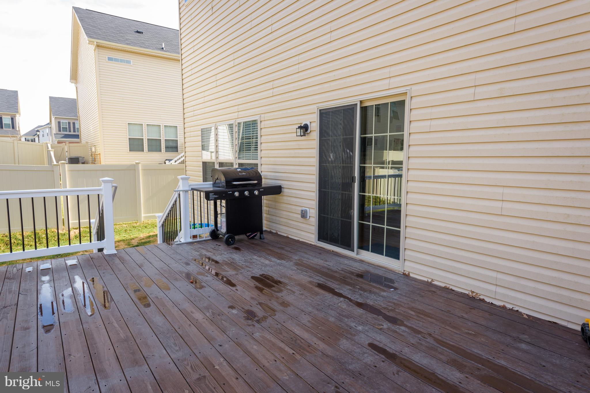 8104 Ridgely Loop Severn, MD 21144 - Photo 28 of 30 Exterior (Rear)